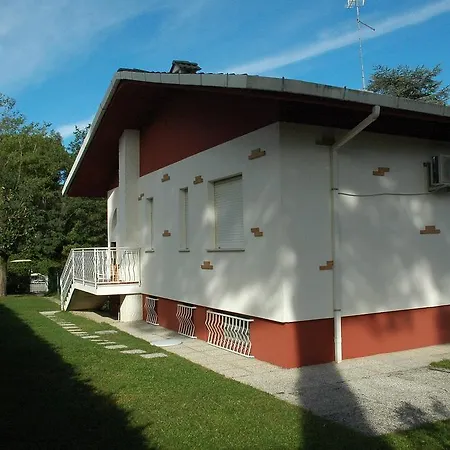 Clara Villa