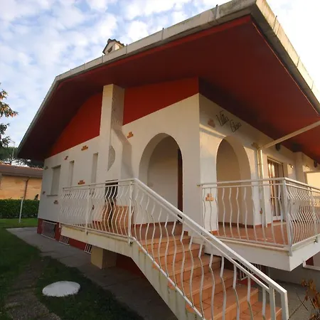 Clara Villa *